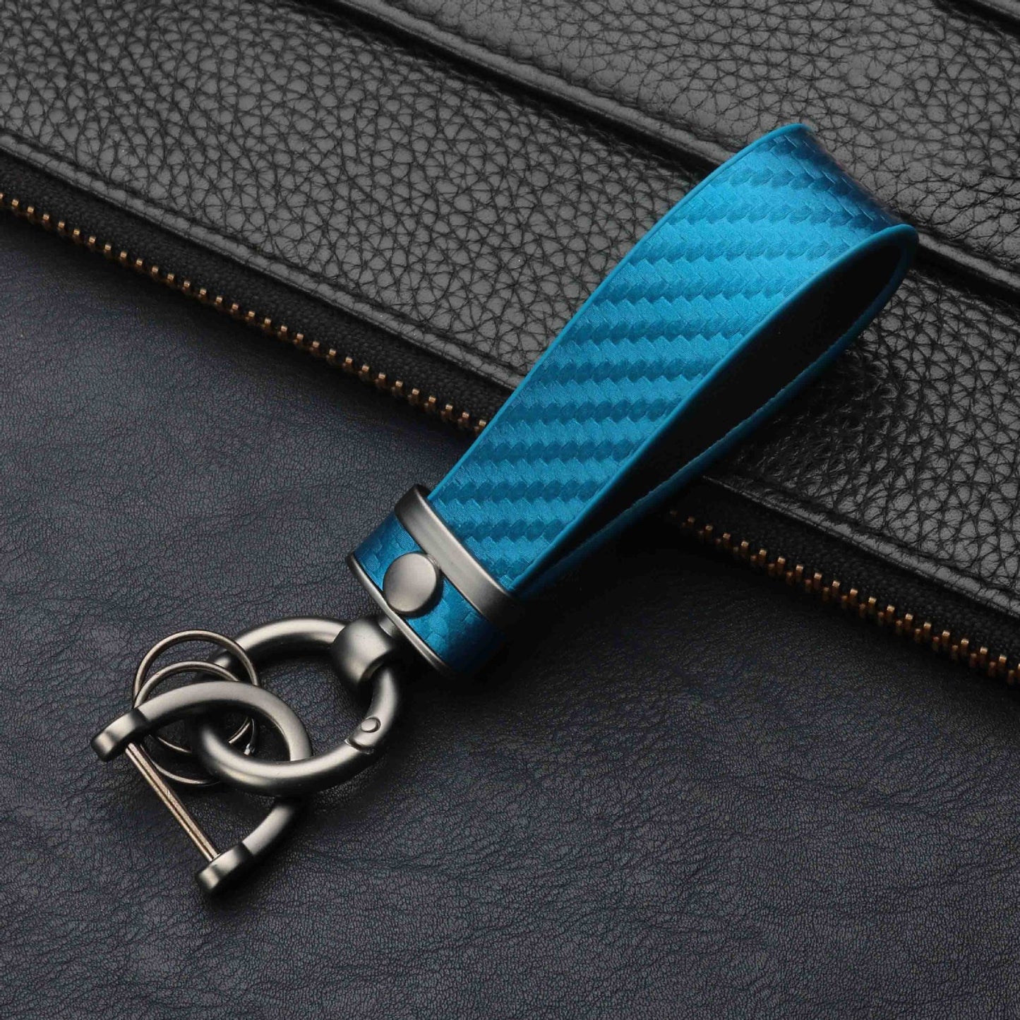 Sportwagen Schlüsselanhänger "Carbon" in vier Farben